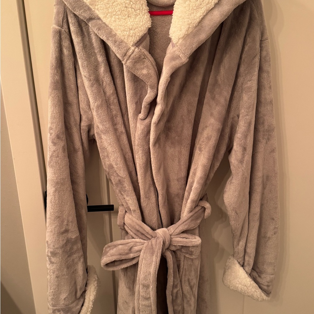 Bee 🐝 & Willow - Cozy Grey, Long Bathrobe with Sherpa Lining